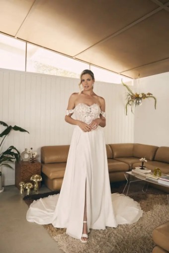 Beloved by Casablanca Oakley #0 default Ivory/Nude/Ivory thumbnail