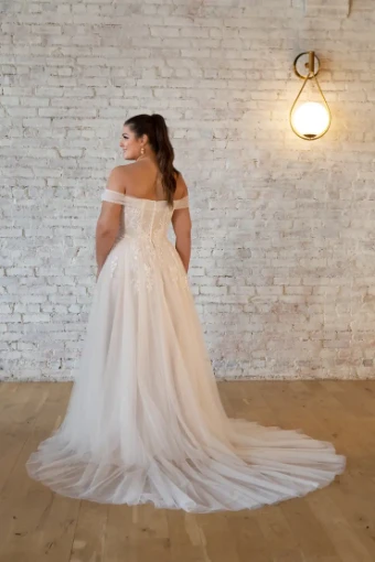 Stella York 7509 #5 default (IV-BC) Ivory Lace and Tulle over Biscotti Gown thumbnail