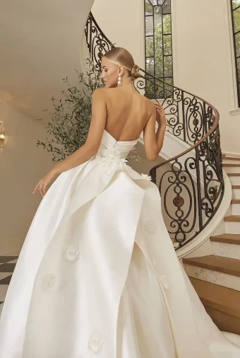 Casablanca Bridal Lorelai #1 Ivory thumbnail